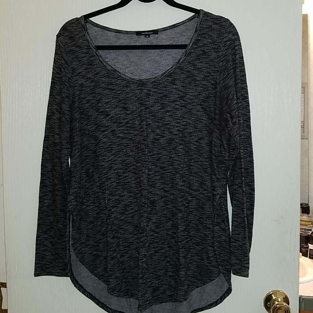 Long Sleeve Knit Top w/slide slit